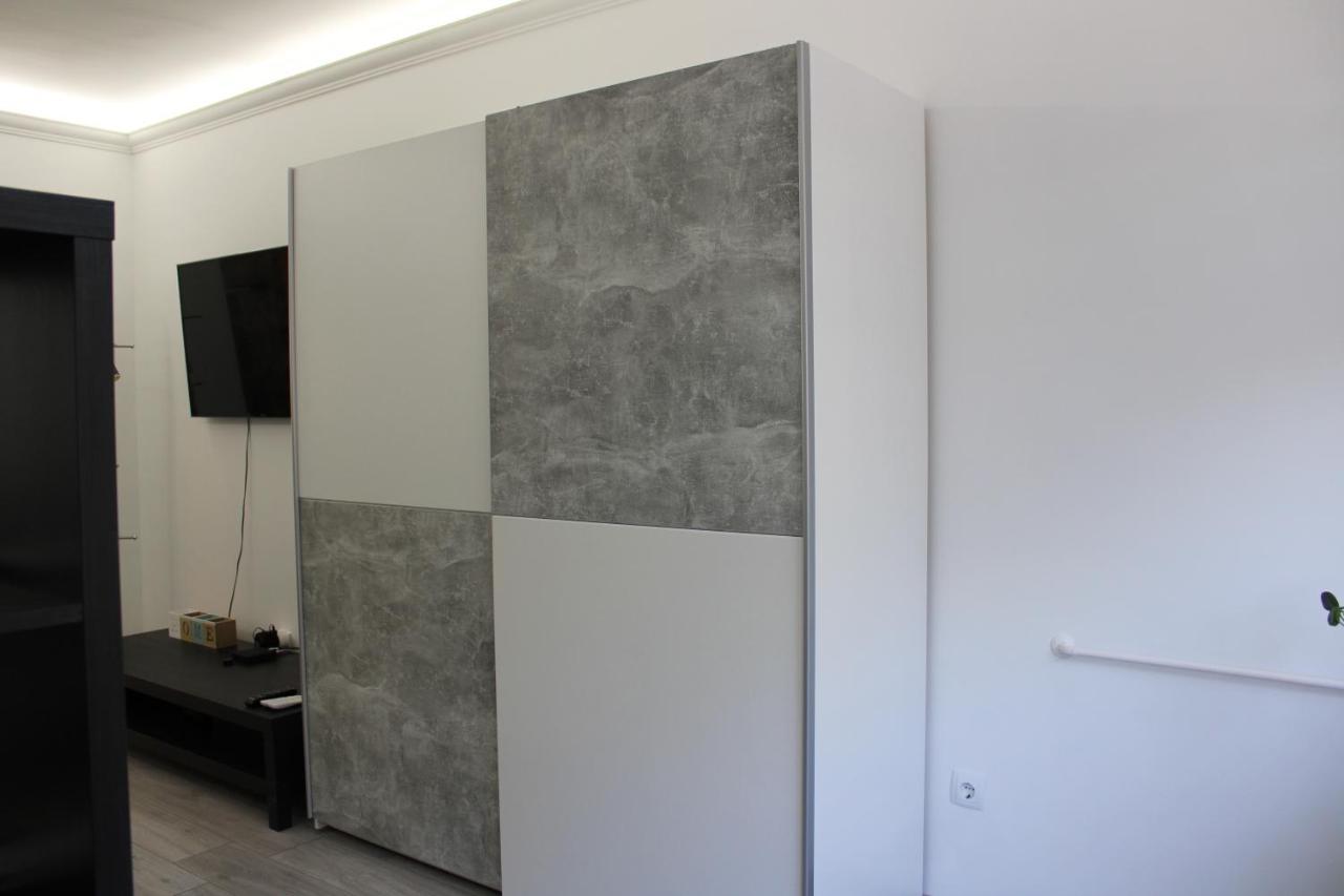 Izzy Apartament Lägenhet Miskolc Exteriör bild