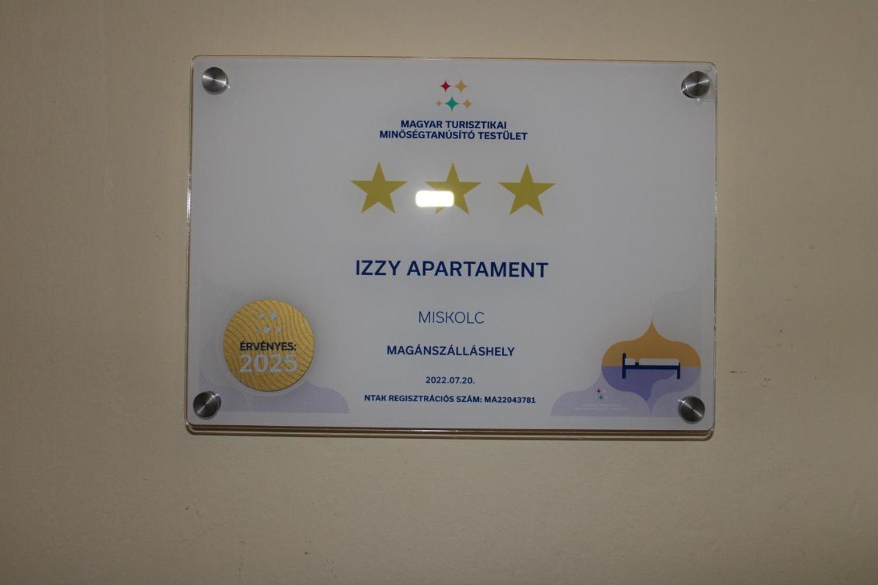 Izzy Apartament Lägenhet Miskolc Exteriör bild